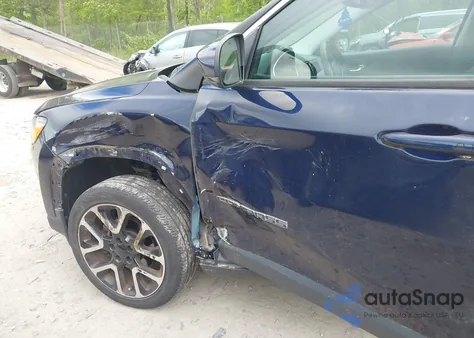 2018 Jeep Compass Limited 4X4 из США, поврежденный, VIN 3C4NJDCBXJT481337